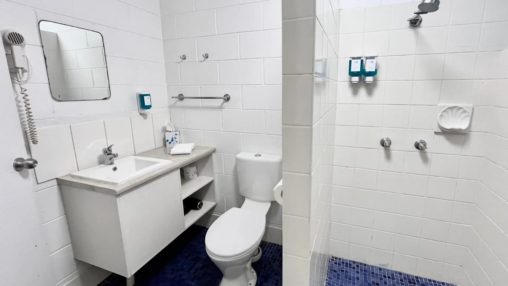 מוטל Mission Beach Lodge