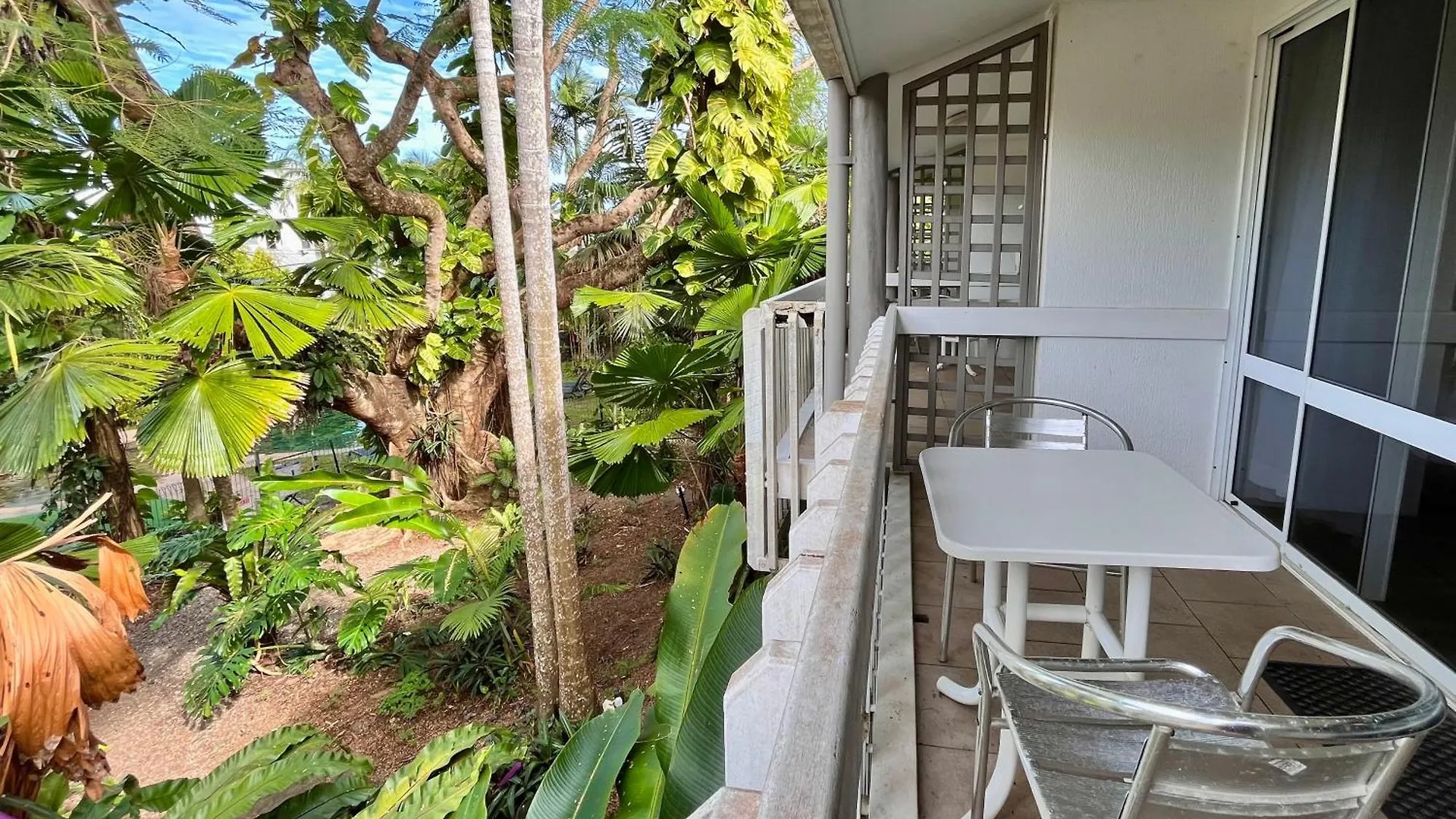 Mission Beach Lodge